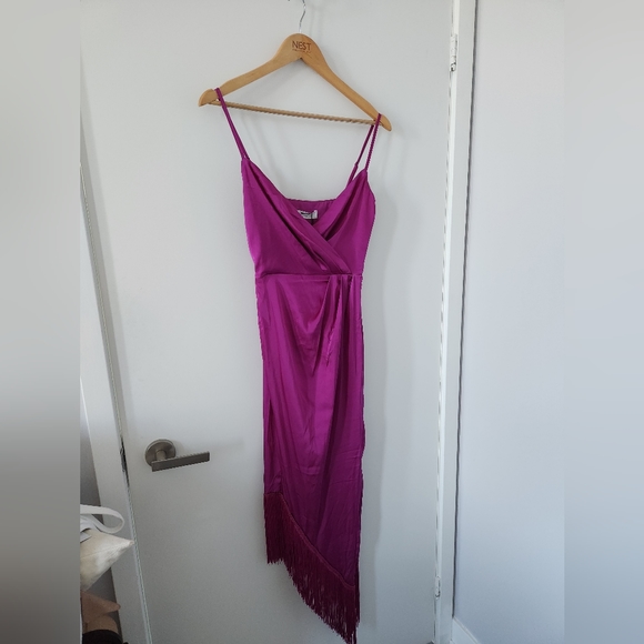 RHOLIE PLUNGE NECK FRINGE HEM FIXED WRAP MIDI DRESS IN PINK - Picture 5 of 11